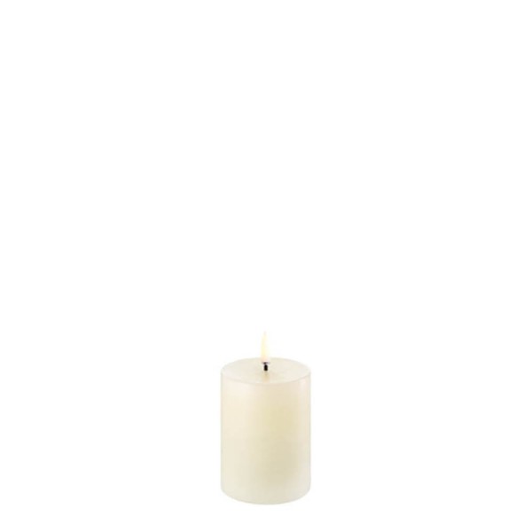 Uyuni LED Pillar Candle, Ivory 5 x 7,5 cm